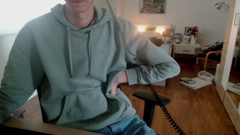 Snapshot of overkneebabe chatting on 12-10-24, 09:01 OverkneeBabe online show from 12-10-24, 09:01