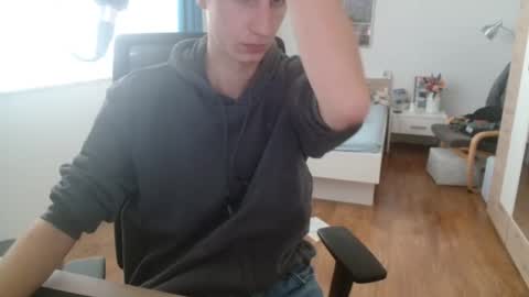 Snapshot of overkneebabe chatting on 02-01-25, 12:58 OverkneeBabe online show from 02-01-25, 12:58