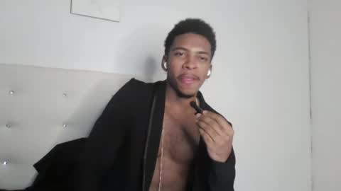 Snapshot of owen_222 chatting on 12-05-25, 02:09 Owen online show from 12-05-25, 02:09