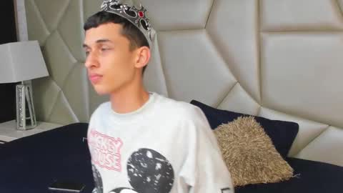 owen_stone1 online show from 03-12-25, 11:31