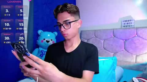 Owen  Independent model  online show from 02-13-25, 10:43