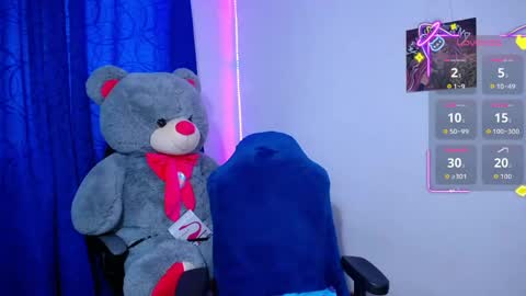 Owen  Independent model  online show from 04-26-26, 10:57