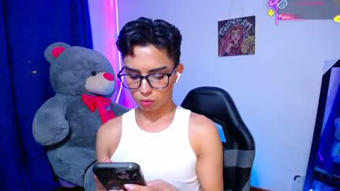 Owen  Independent model  online show from 06-07-26, 10:19