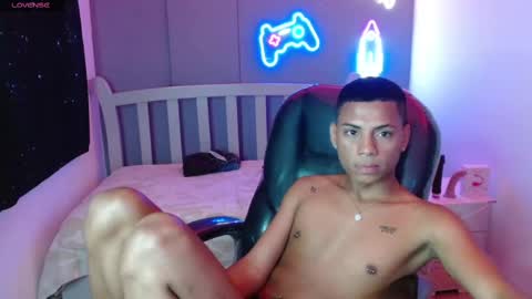 Snapshot of owenstone chatting on 12-18-24, 10:13 OWEN online show from 12-18-24, 10:13