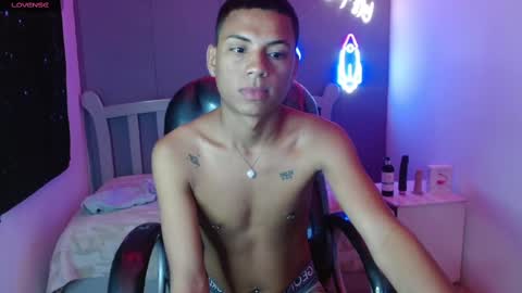 Snapshot of owenstone chatting on 12-21-24, 11:02 OWEN online show from 12-21-24, 11:02