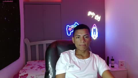 Snapshot of owenstone chatting on 12-23-24, 07:52 OWEN online show from 12-23-24, 07:52