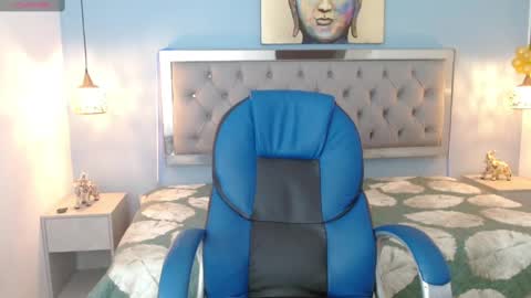 Snapshot of owenstone chatting on 12-30-24, 11:49 OWEN online show from 12-30-24, 11:49