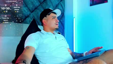 Snapshot of owensttone chatting on 12-03-25, 12:36 O W E N - S T O N E online show from 12-03-25, 12:36