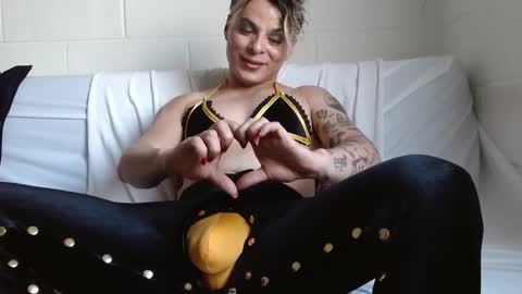 Jeannifer online show from 12-16-24, 09:31