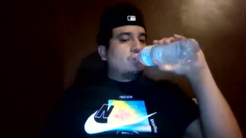 Snapshot of ozlo chatting on 10-22-25, 09:03 ozlo online show from 10-22-25, 09:03