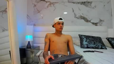 Snapshot of ozuna_hot_ chatting on 07-15-26, 08:03 ozuna_hot_ online show from 07-15-26, 08:03