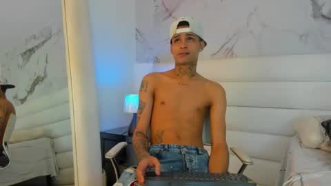Snapshot of ozuna_hot_ chatting on 07-16-26, 09:10 ozuna_hot_ online show from 07-16-26, 09:10