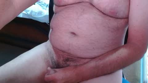 Snapshot of ozzieozzieoi chatting on 12-16-25, 02:49 HairyolOz online show from 12-16-25, 02:49