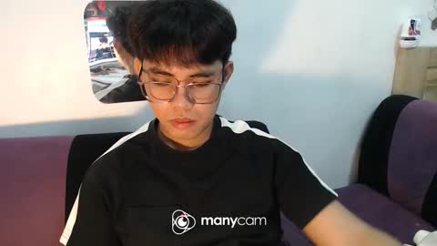 Snapshot of p1noytwink_ chatting on 12-18-25, 10:21 Terrence online show from 12-18-25, 10:21