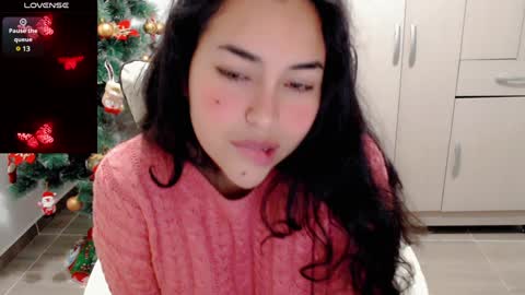 Snapshot of p_o_l_e_t_t chatting on 12-18-24, 05:26 Jane online show from 12-18-24, 05:26