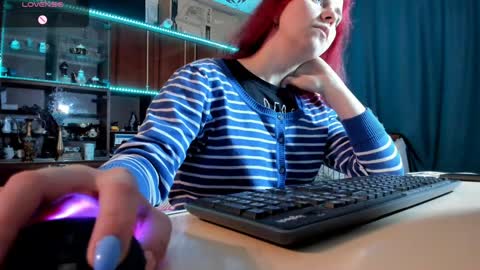 Snapshot of pa1e_pr1ncess chatting on 01-23-25, 06:49 Ella online show from 01-23-25, 06:49