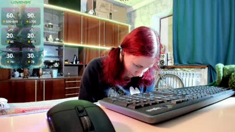 Snapshot of pa1e_pr1ncess chatting on 01-26-25, 06:48 Ella online show from 01-26-25, 06:48