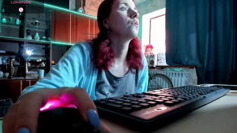 Snapshot of pa1e_pr1ncess chatting on 02-05-25, 12:06 Ella online show from 02-05-25, 12:06