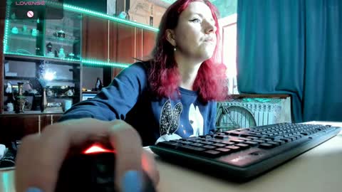 Snapshot of pa1e_pr1ncess chatting on 02-08-25, 12:17 Ella online show from 02-08-25, 12:17