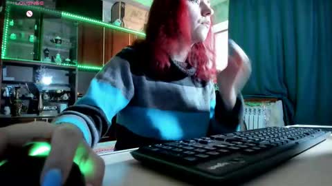 Snapshot of pa1e_pr1ncess chatting on 02-10-25, 09:14 Ella online show from 02-10-25, 09:14