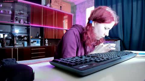 Snapshot of pa1e_pr1ncess chatting on 02-14-25, 01:18 Ella online show from 02-14-25, 01:18