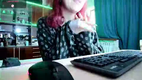 Snapshot of pa1e_pr1ncess chatting on 02-15-25, 06:12 Ella online show from 02-15-25, 06:12