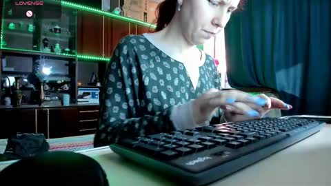 Snapshot of pa1e_pr1ncess chatting on 02-15-25, 11:50 Ella online show from 02-15-25, 11:50