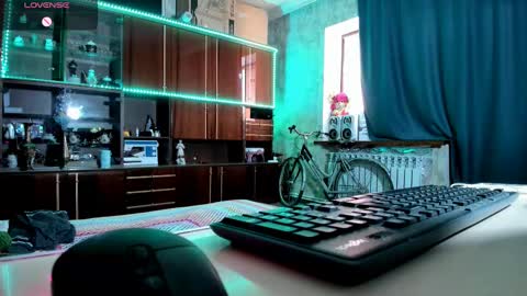 Snapshot of pa1e_pr1ncess chatting on 02-16-25, 11:16 Ella online show from 02-16-25, 11:16