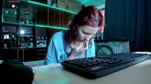 Snapshot of pa1e_pr1ncess chatting on 02-19-25, 05:27 Ella online show from 02-19-25, 05:27