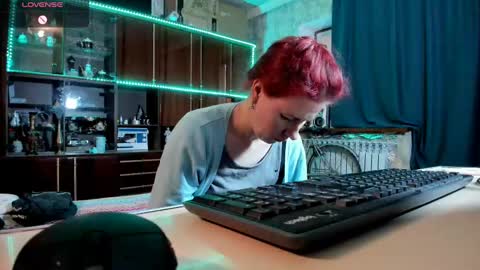 Snapshot of pa1e_pr1ncess chatting on 02-19-25, 01:28 Ella online show from 02-19-25, 01:28