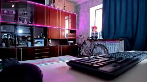 Snapshot of pa1e_pr1ncess chatting on 02-21-25, 06:40 Ella online show from 02-21-25, 06:40