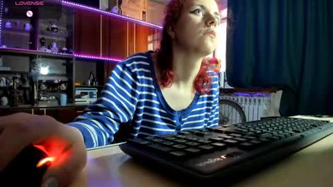 Snapshot of pa1e_pr1ncess chatting on 02-28-25, 09:04 Ella online show from 02-28-25, 09:04