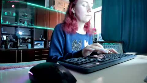 Snapshot of pa1e_pr1ncess chatting on 03-08-25, 11:16 Ella online show from 03-08-25, 11:16