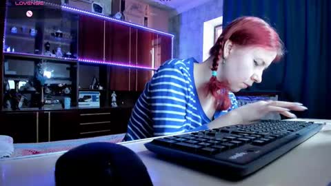 Snapshot of pa1e_pr1ncess chatting on 03-09-25, 06:39 Ella online show from 03-09-25, 06:39