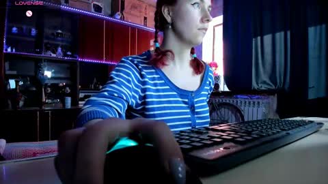 Snapshot of pa1e_pr1ncess chatting on 03-09-25, 12:53 Ella online show from 03-09-25, 12:53