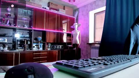 Snapshot of pa1e_pr1ncess chatting on 09-11-25, 06:57 Ella online show from 09-11-25, 06:57