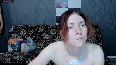 Snapshot of pa1e_pr1ncess chatting on 09-16-25, 07:09 Ella online show from 09-16-25, 07:09