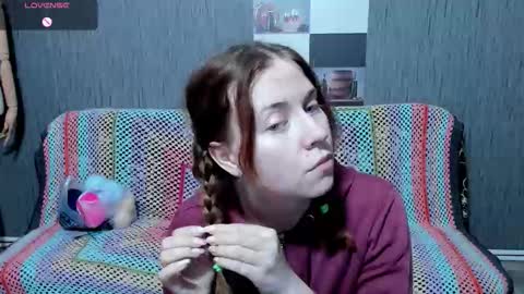 Snapshot of pa1e_pr1ncess chatting on 09-18-25, 06:37 Ella online show from 09-18-25, 06:37