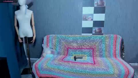 Snapshot of pa1e_pr1ncess chatting on 10-13-25, 07:30 Ella online show from 10-13-25, 07:30