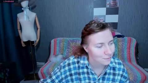 Snapshot of pa1e_pr1ncess chatting on 10-18-25, 07:53 Ella online show from 10-18-25, 07:53