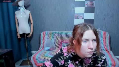 Snapshot of pa1e_pr1ncess chatting on 10-25-25, 07:49 Ella online show from 10-25-25, 07:49