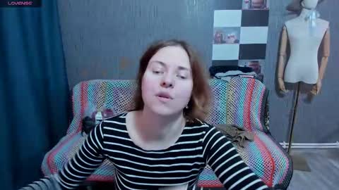 Snapshot of pa1e_pr1ncess chatting on 11-13-25, 08:13 Ella online show from 11-13-25, 08:13