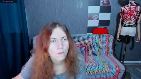 Snapshot of pa1e_pr1ncess chatting on 11-19-25, 07:52 Ella online show from 11-19-25, 07:52