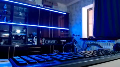 Ella online show from 04-18-26, 06:50