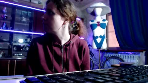 Ella online show from 04-23-26, 06:36