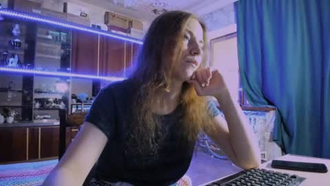 Ella online show from 06-04-26, 07:25