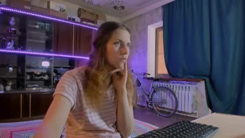 Ella online show from 06-10-26, 07:40