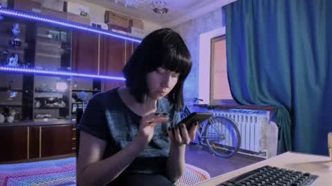 Ella online show from 06-12-26, 08:02