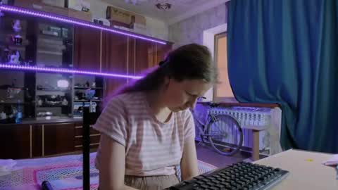 Ella online show from 07-13-26, 07:44