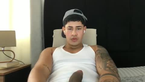 Javi    online show from 02-12-25, 09:22